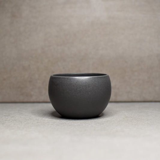 Saliu: Porcelain Yui Sumi Ink Cup